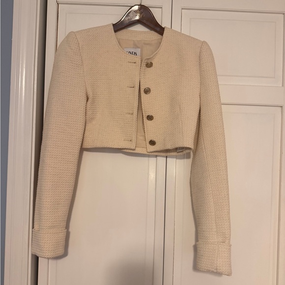 Zara Cream Boucle Jacket with Gold Buttons - Picture 3 of 4